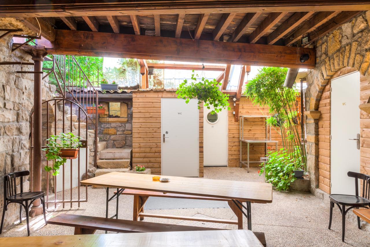 Aux Prisons De Montagny Bed & Breakfast Exterior photo